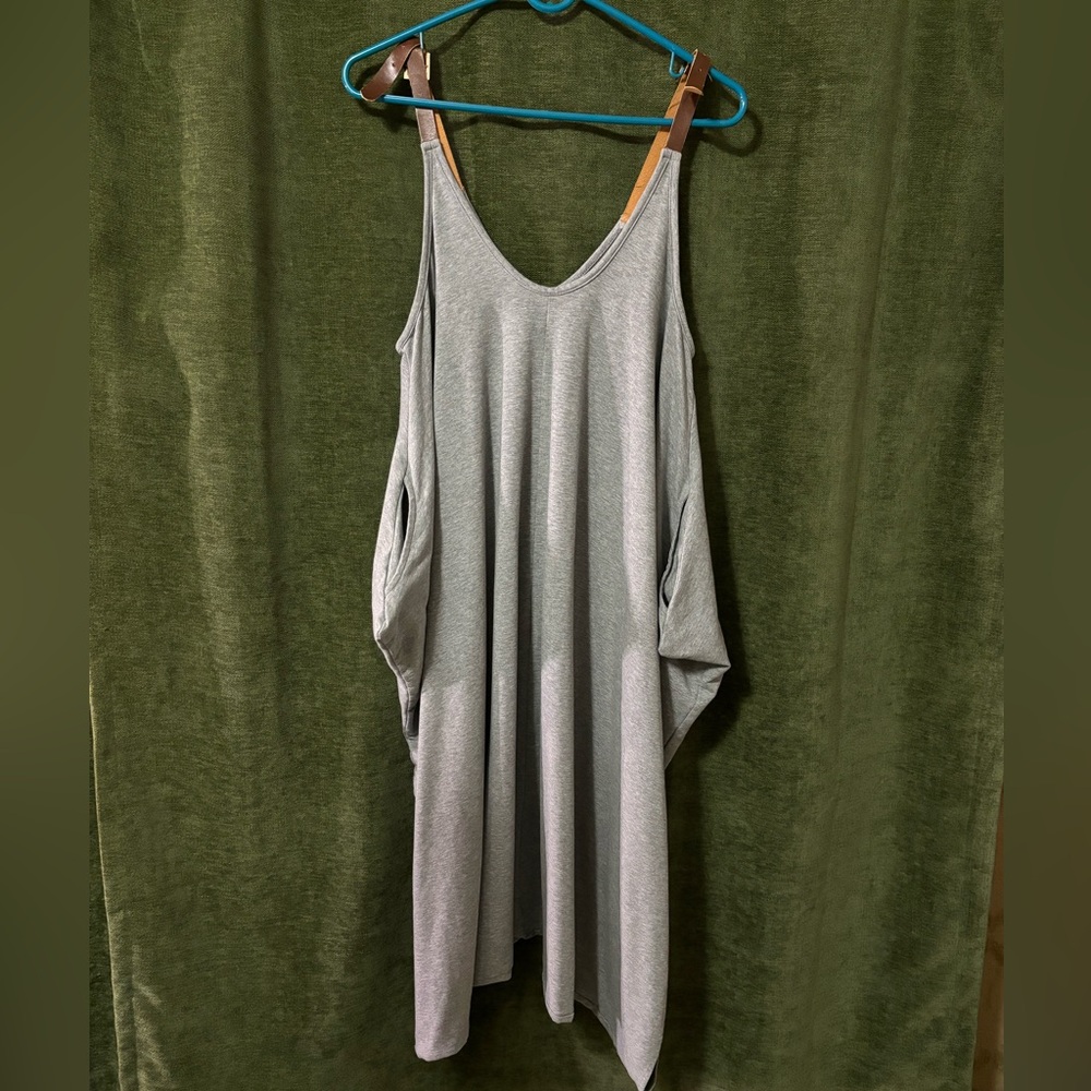 Women’s harem adjustable strap cropped jumpsuit overall